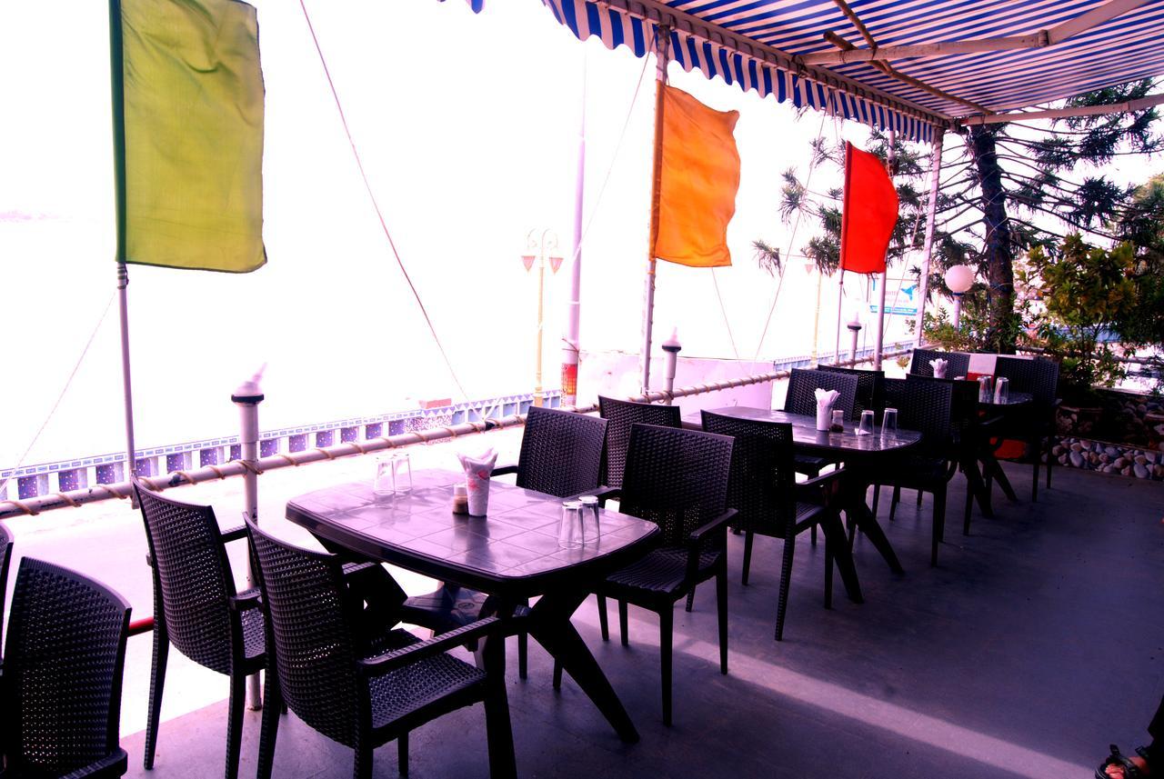Apana Hotel Diu Bagian luar foto